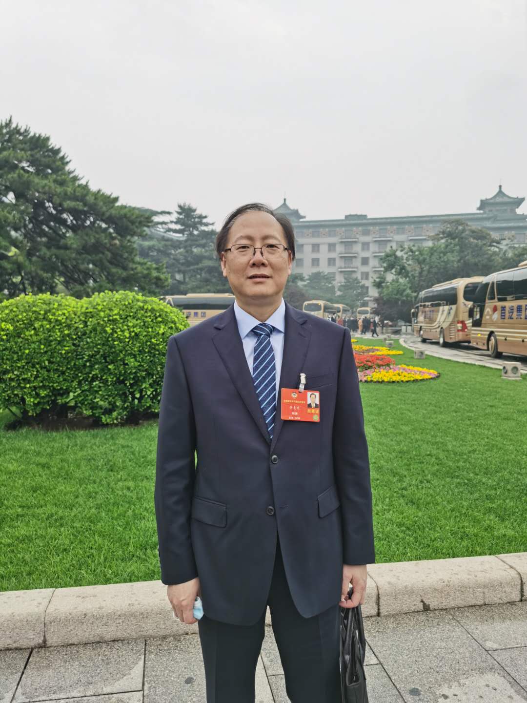 7.全國政協(xié)委員、航空工業(yè)沈飛副總經(jīng)理、總工程師李克明